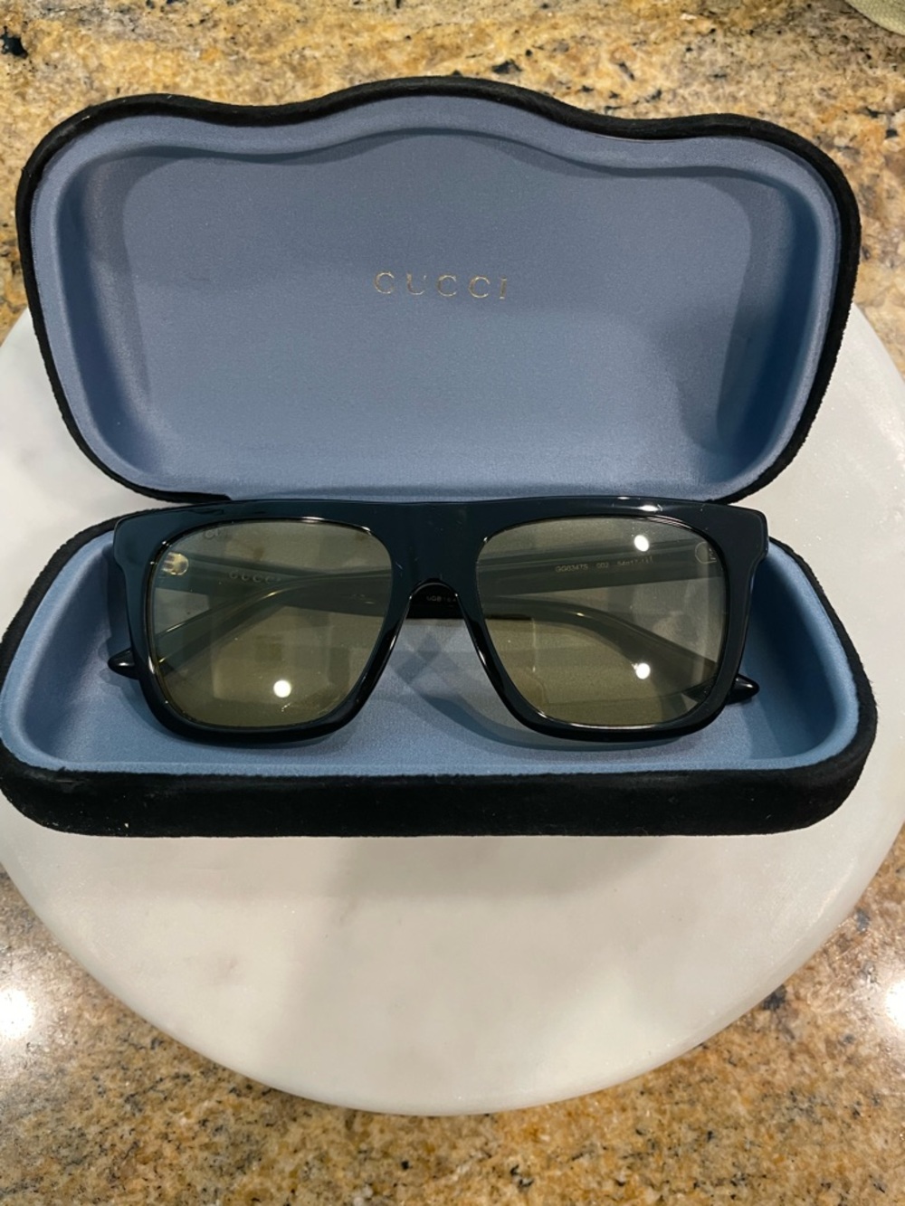 Gucci Women’s Black Square Sunglasses with Green Lenses - Picture 7 of 12